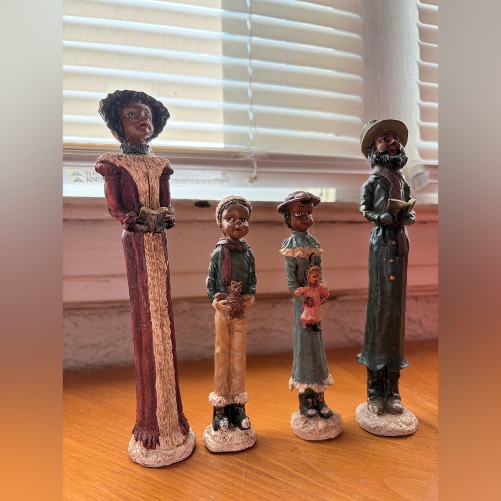 Windsor Collection African American Victorian Christmas Caroler Family Figurines